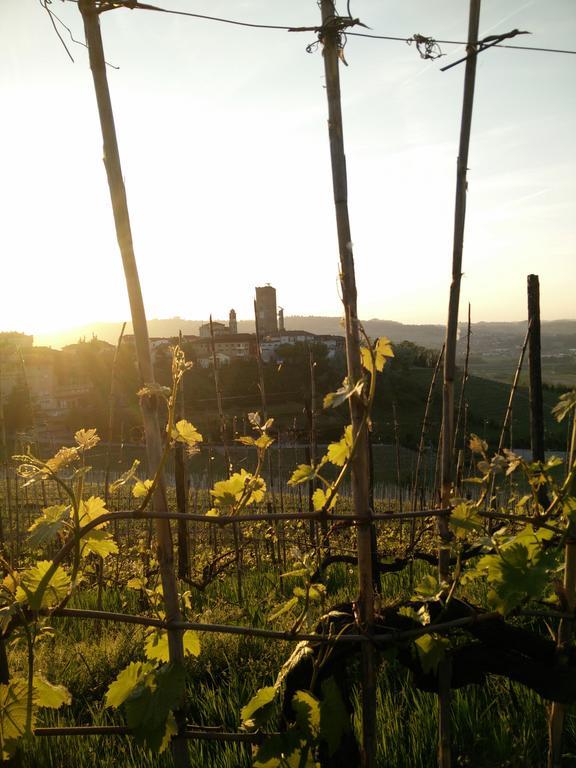 Casa Vacanze Bellovello Barbaresco Buitenkant foto